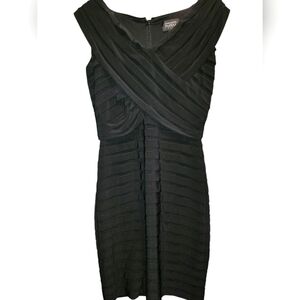 Adrianna Papell Black Bodycon Mini Dress with V-neck, sleeveless. 8P